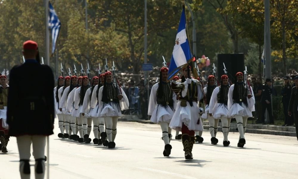 Σημειωτόν για τις παρελάσεις! Σύγχυση και "παρέλαση"... ειδικών απόψεων